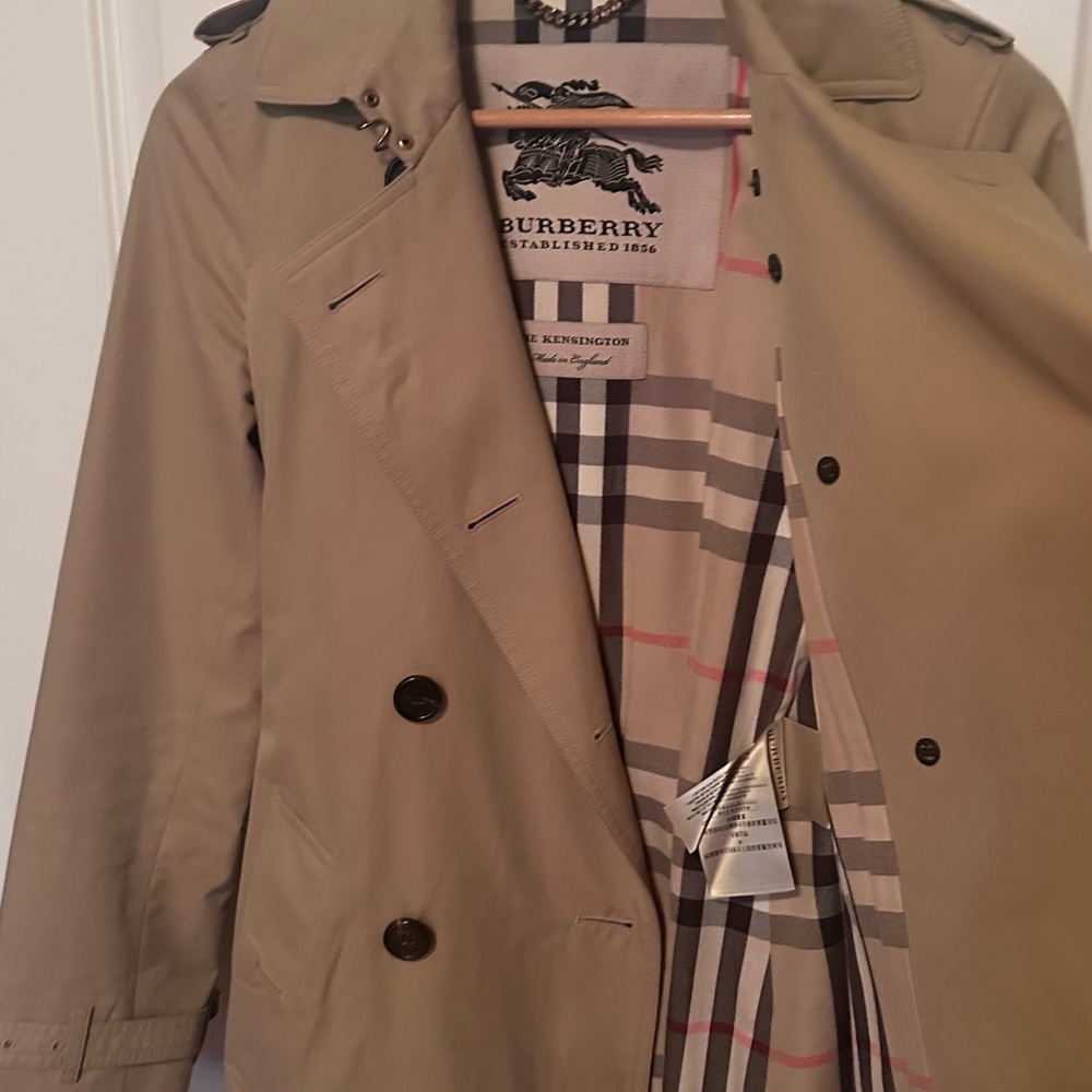 Authentic Burberry Kensington Heritage Trench Coat